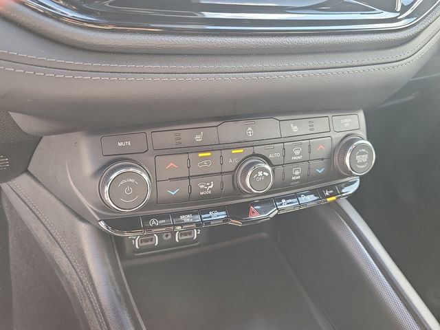 Used 2022 Dodge Durango GT image 35