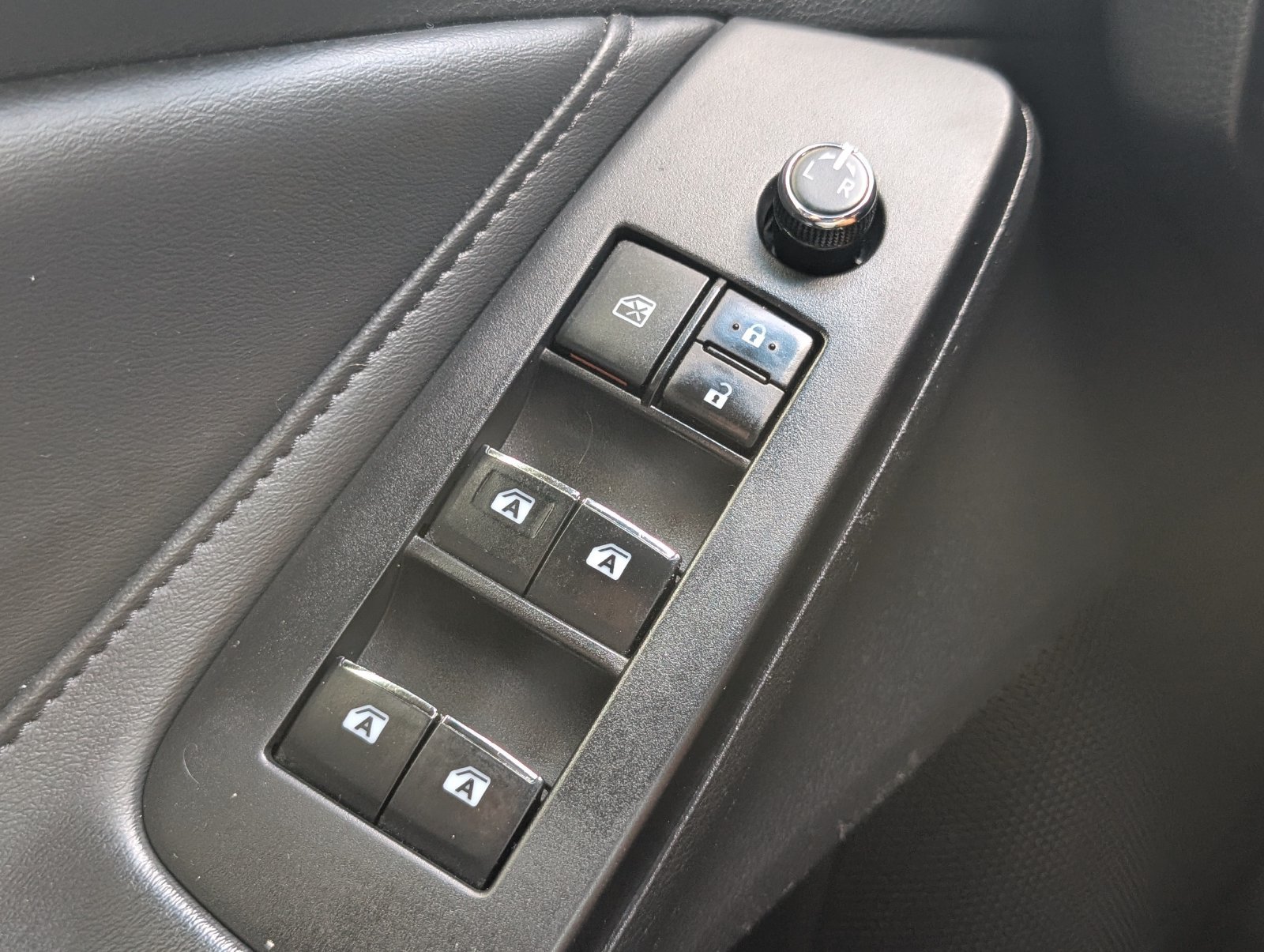 Used 2020 Toyota Avalon XLE w/ Moonroof Package FWD image 27