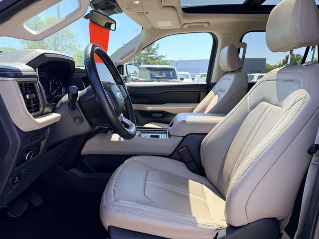 Used 2024 Ford Expedition Limited image 16