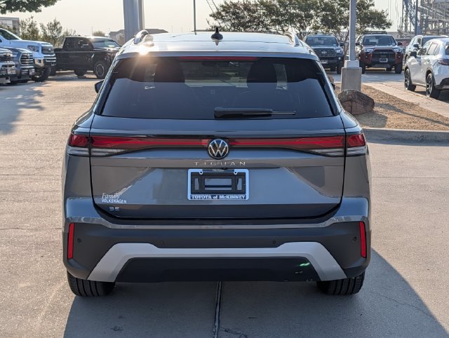 Used 2025 Volkswagen Tiguan SE FWD image 7