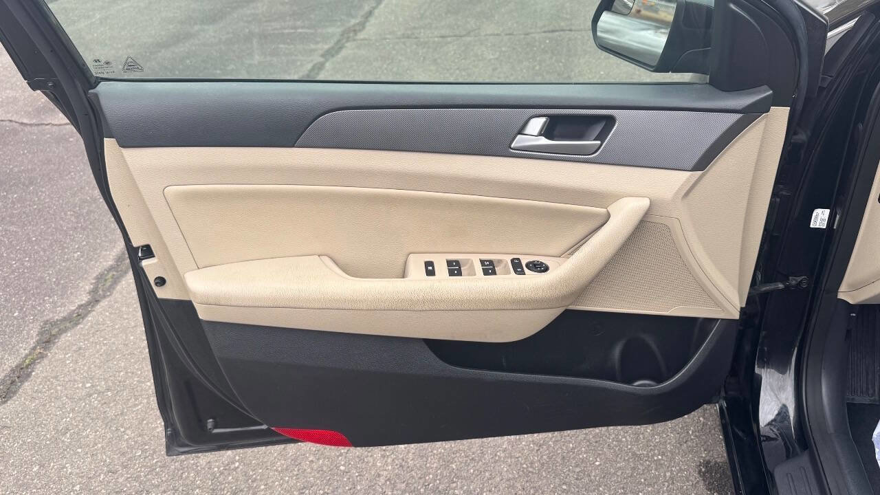 Used 2015 Hyundai Sonata SE w/ Option Group 09 image 14