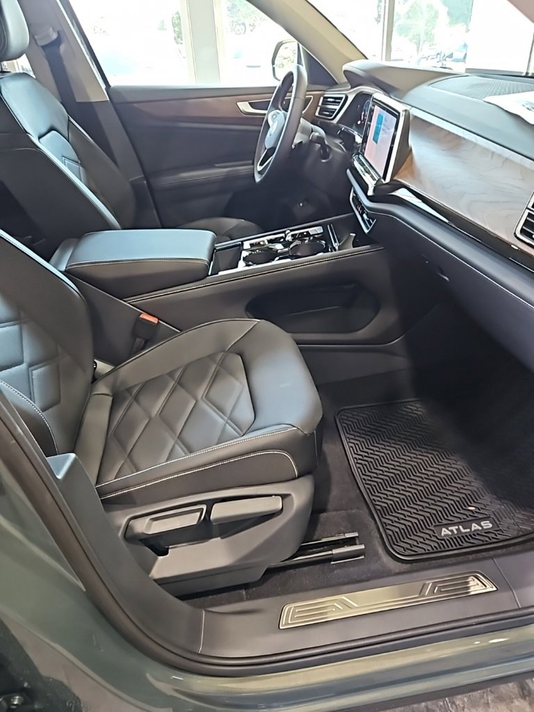 New 2026 Volkswagen Atlas SE image 14