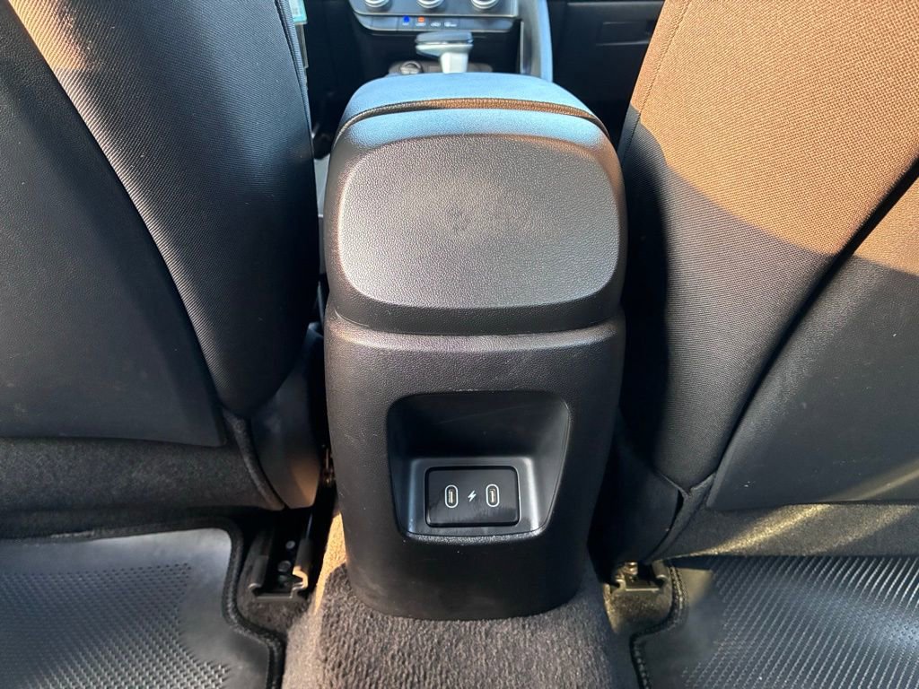 Used 2024 Hyundai Elantra SE FWD image 16