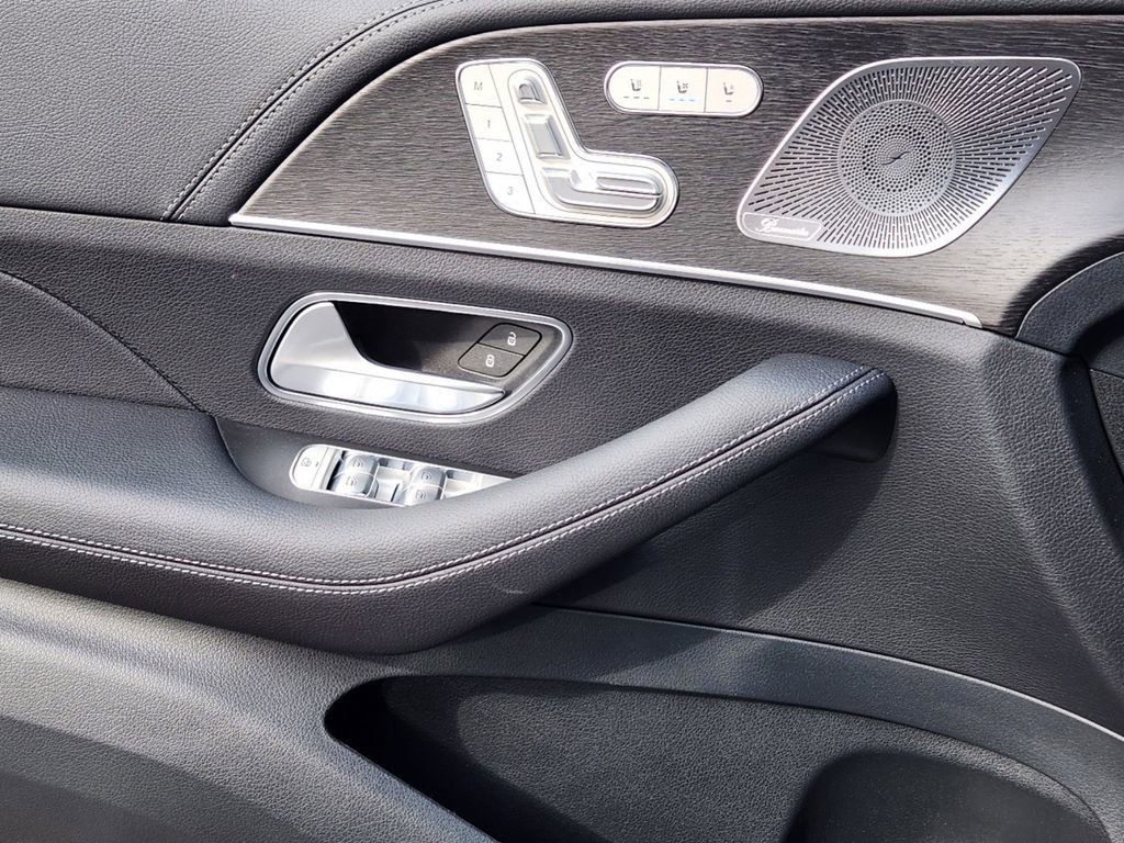 New 2025 Mercedes-Benz GLS 450 4MATIC image 7
