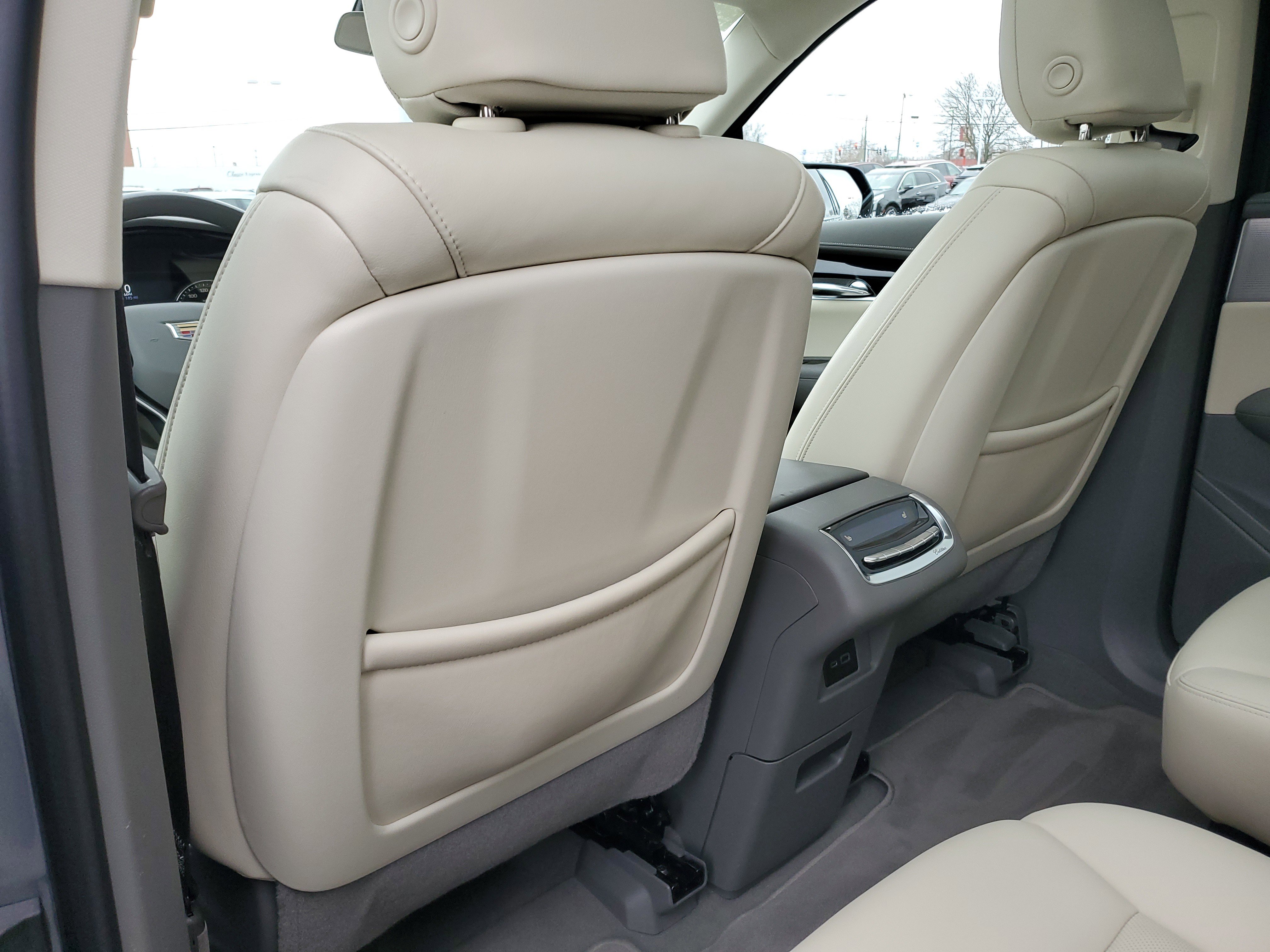 Used 2023 Cadillac XT6 Premium Luxury image 11