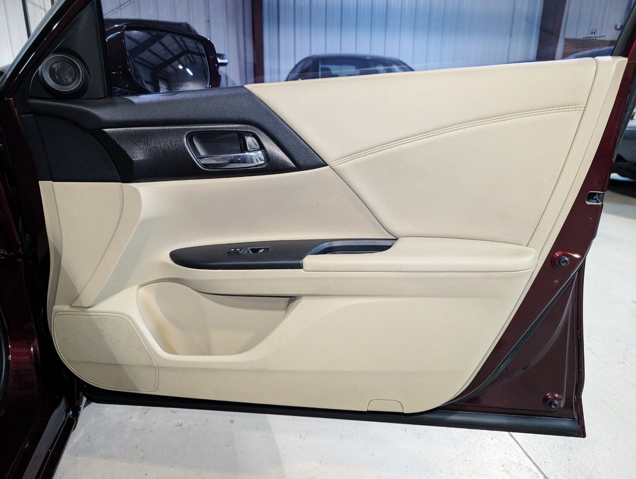 Used 2014 Honda Accord EX image 24
