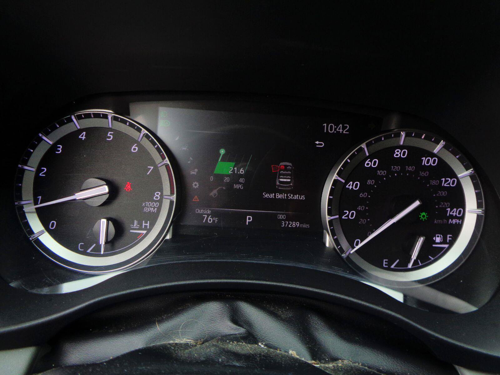 Used 2022 Toyota Highlander XLE AWD/4WD image 11