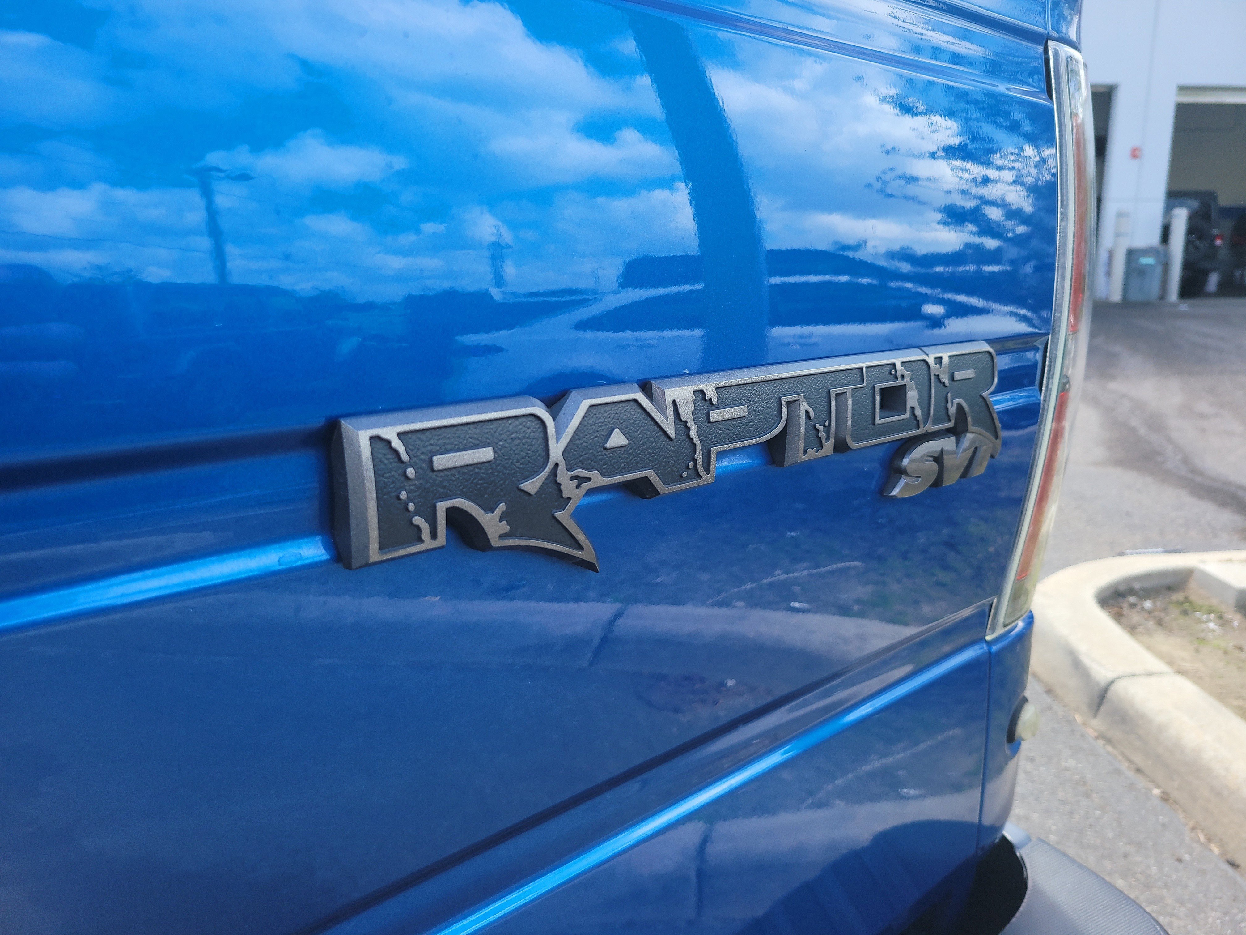 Used 2013 Ford F150 Raptor image 9
