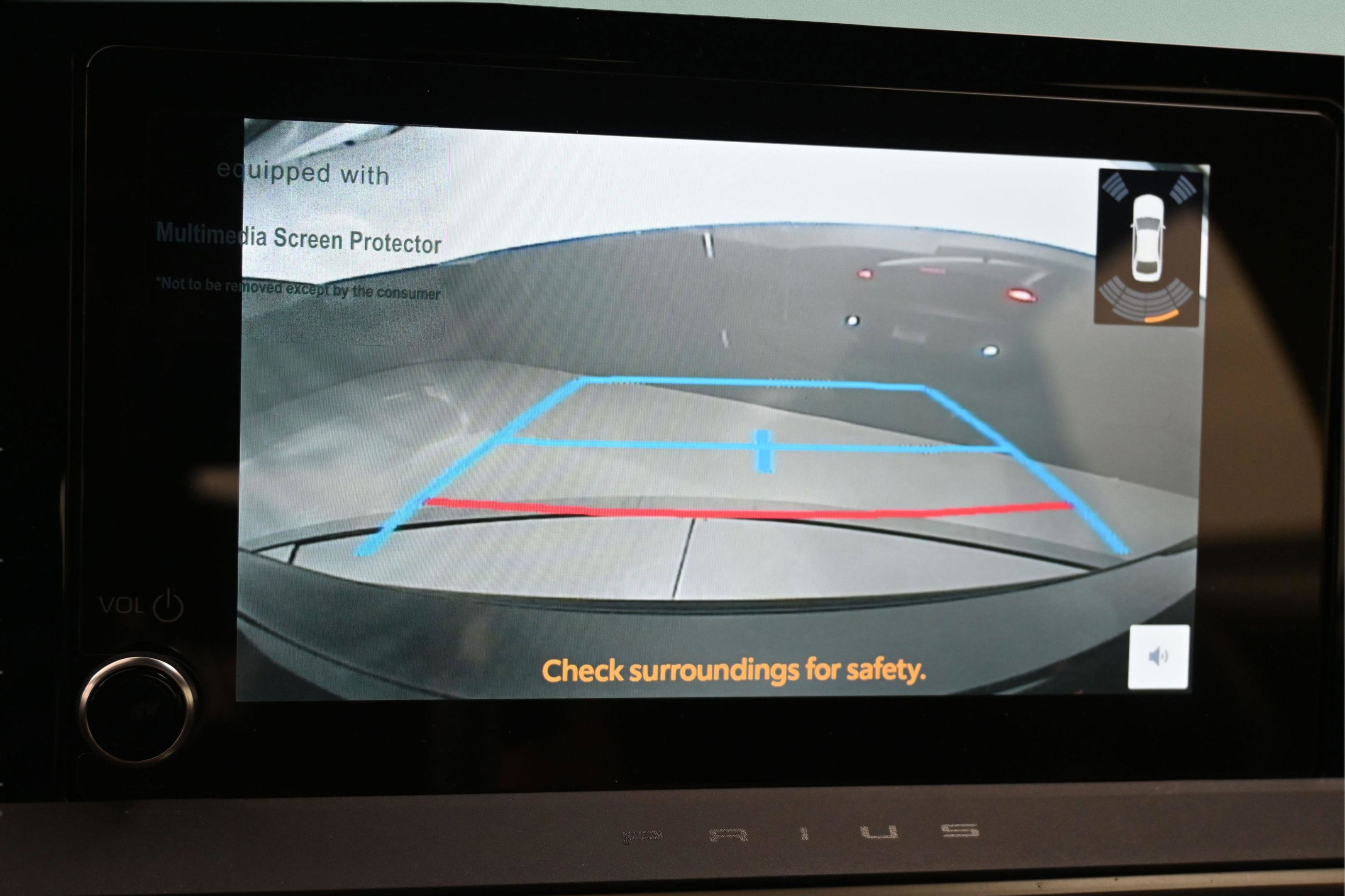 Used 2025 Toyota Prius XLE FWD image 28