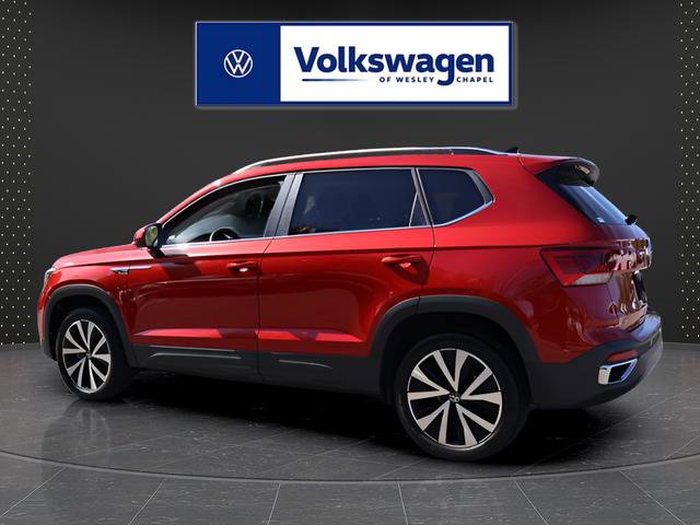 Certified 2022 Volkswagen Taos SE w/ IQ.Drive SE Package image 6