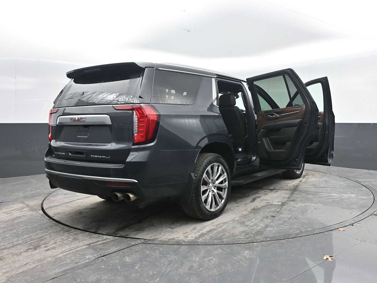 Used 2021 GMC Yukon Denali w/ Advanced Technology Package image 55