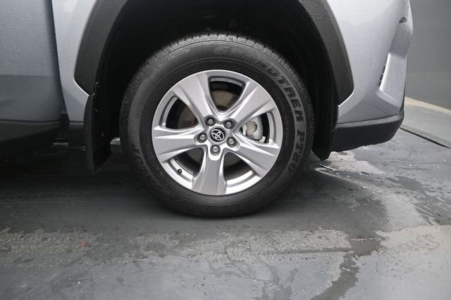 Used 2025 Toyota RAV4 XLE FWD image 16