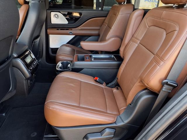 Used 2021 Lincoln Aviator Reserve w/ Equipment Group 202A image 9