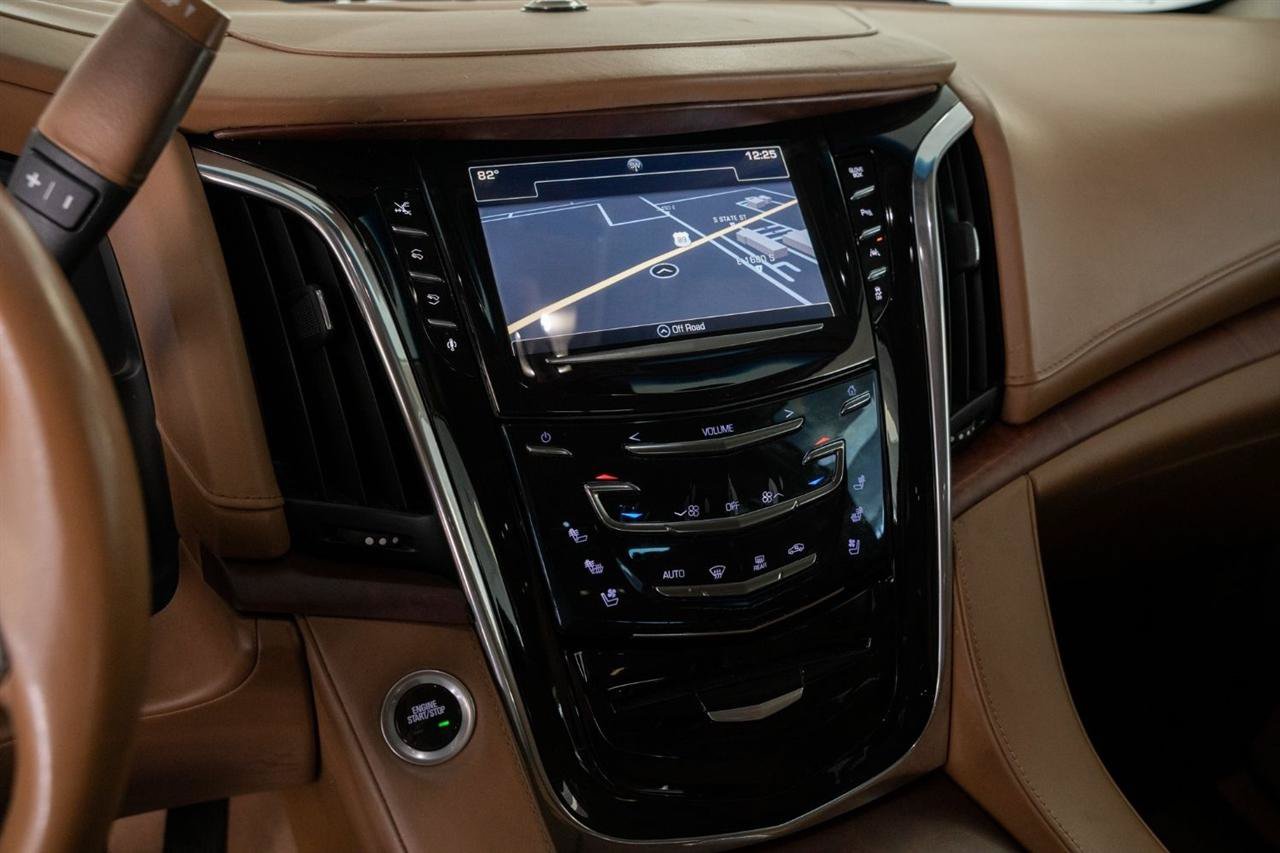 Used 2016 Cadillac Escalade Platinum AWD/4WD image 15