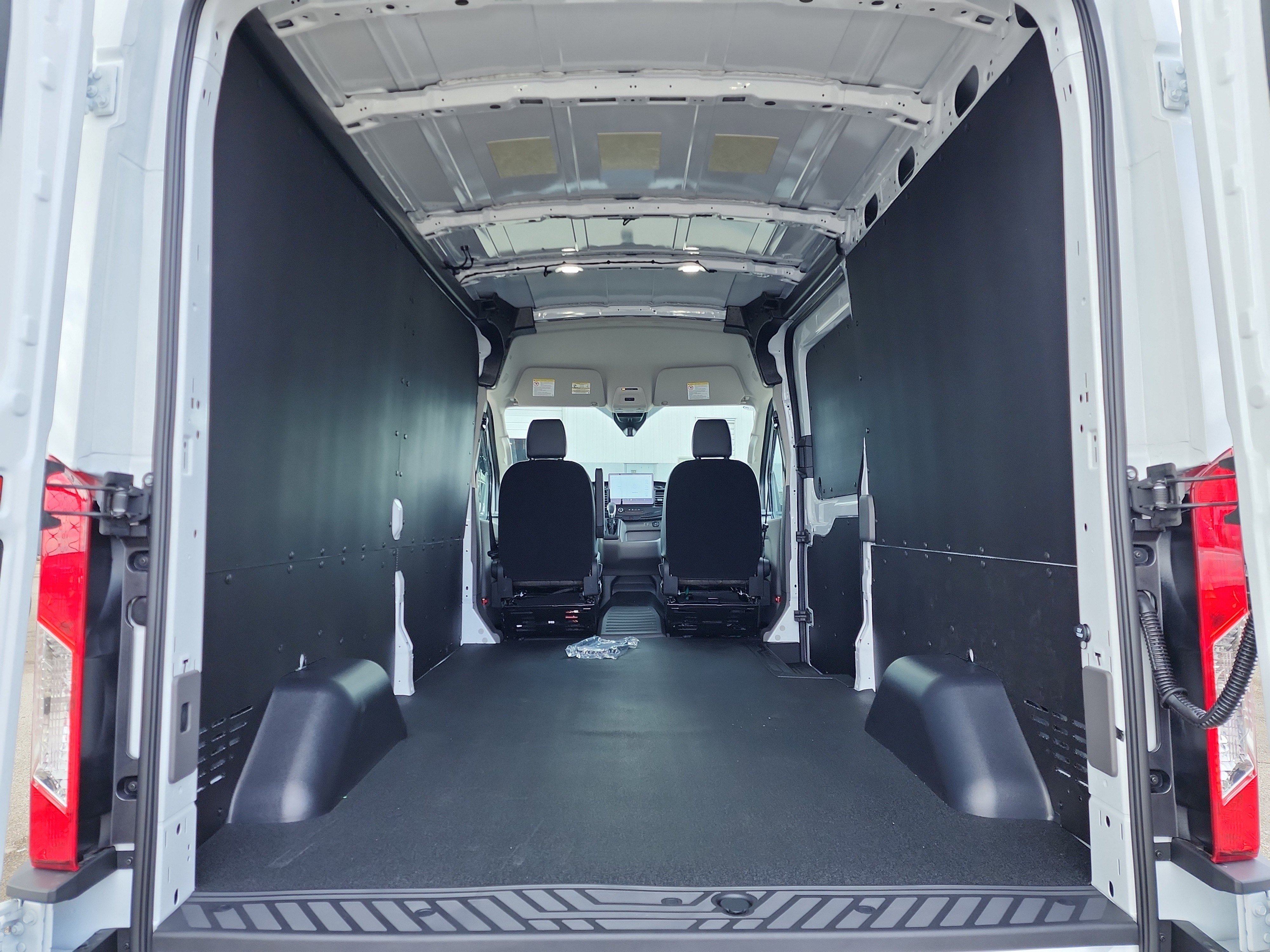 New 2026 Ford Transit 250 148 Medium Roof image 5