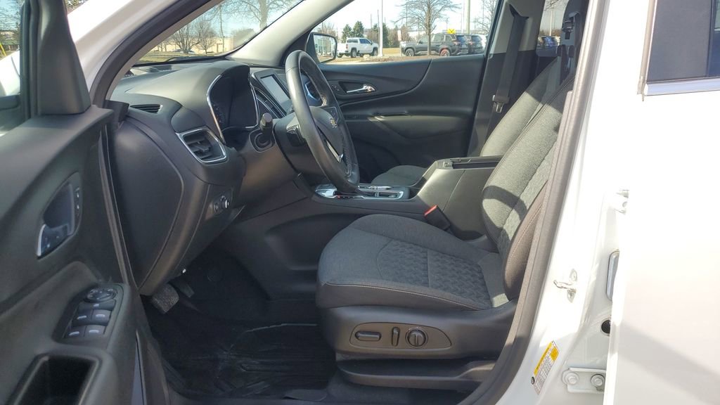Used 2023 Chevrolet Equinox LT image 7