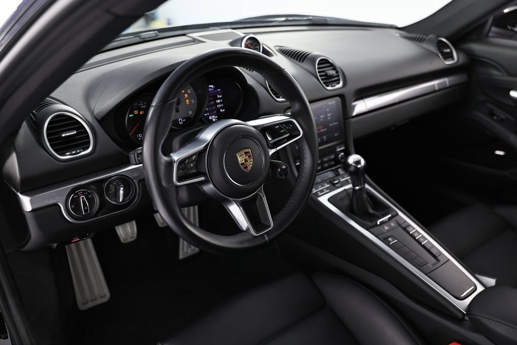 Certified 2024 Porsche 718 Cayman S RWD image 4