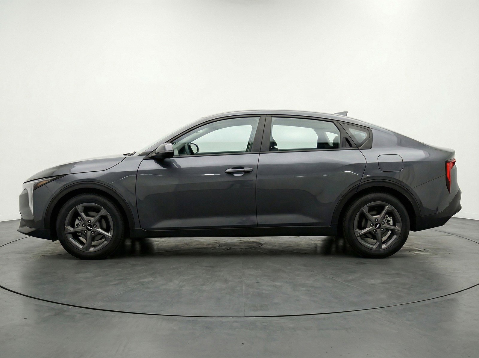 Used 2025 Kia K4 LXS FWD image 3
