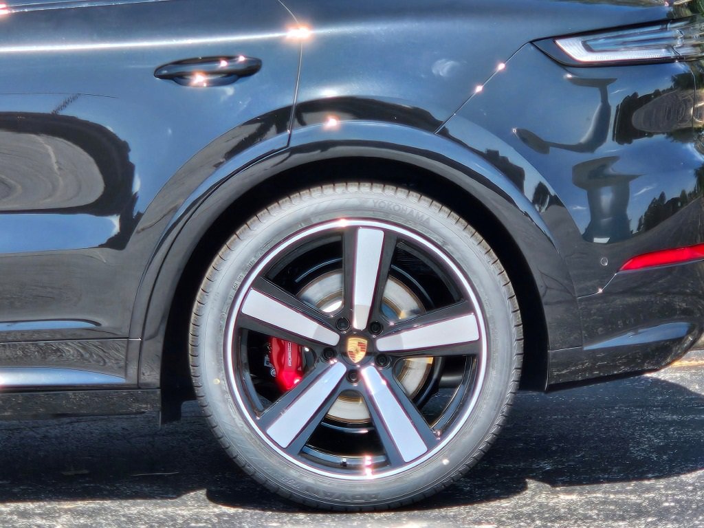 New 2026 Porsche Cayenne GTS image 12