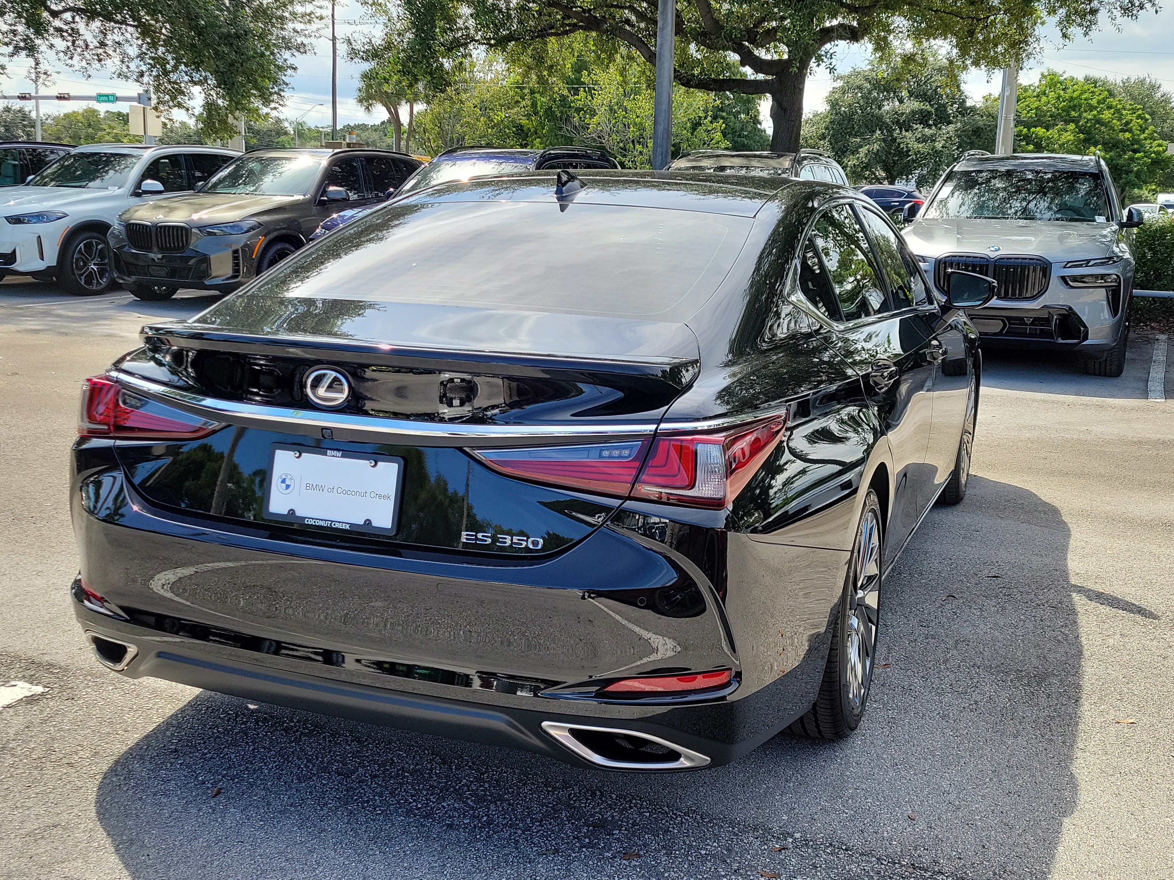 Used 2024 Lexus ES 350 Ultra Luxury w/ Accessory Package (Z2) FWD image 4