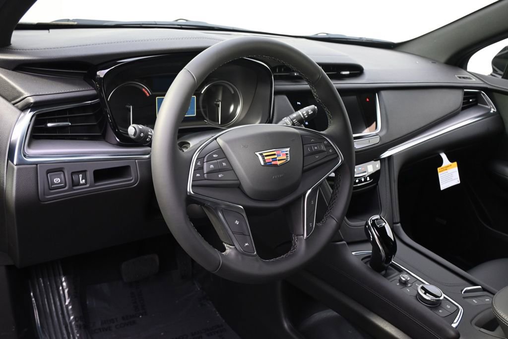 New 2026 Cadillac XT5 Luxury w/ LPO, Floor Liner Package AWD/4WD image 11