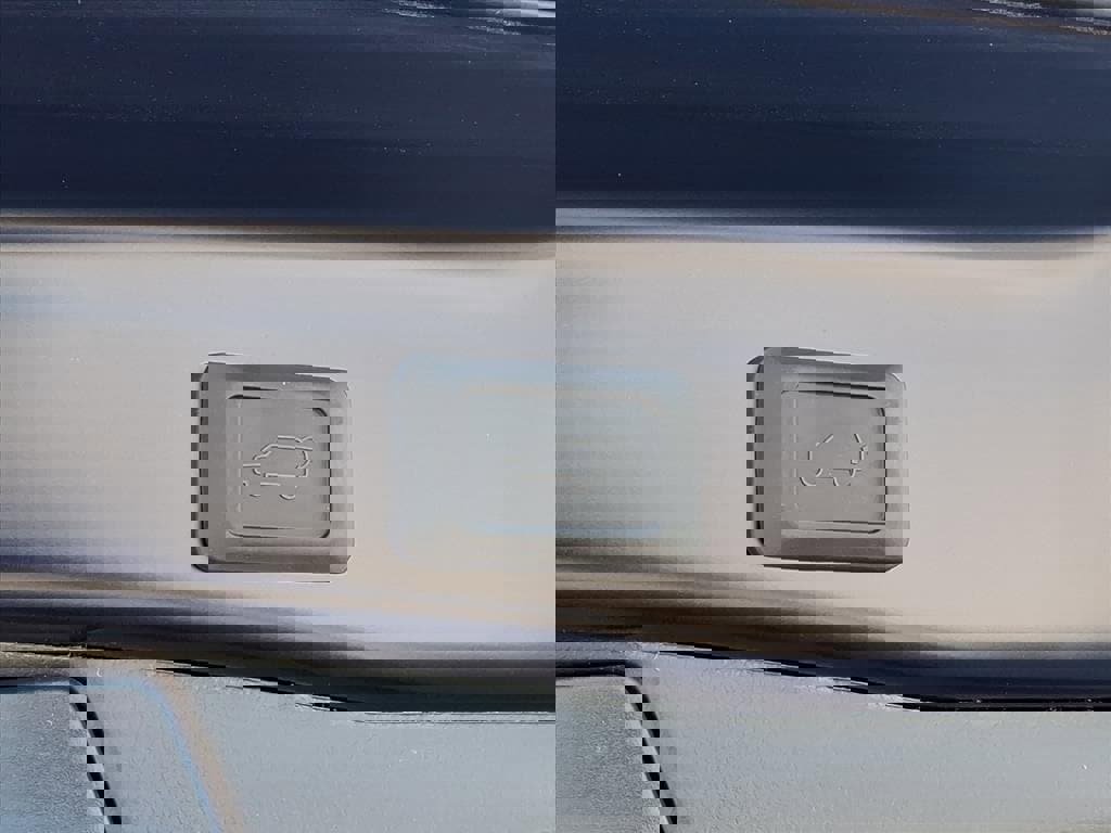 New 2025 Toyota RAV4 XLE Premium image 6