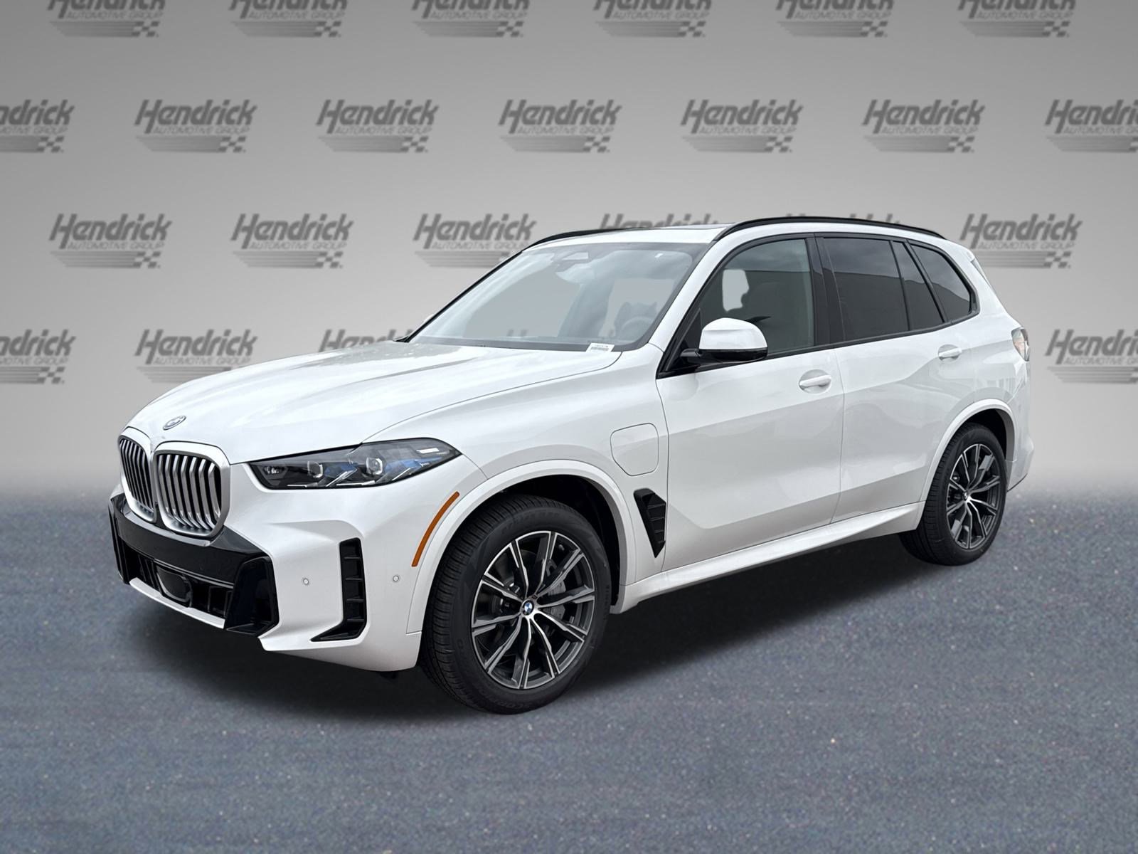 New 2026 BMW X5 xDrive50e w/ M Sport Package image 5