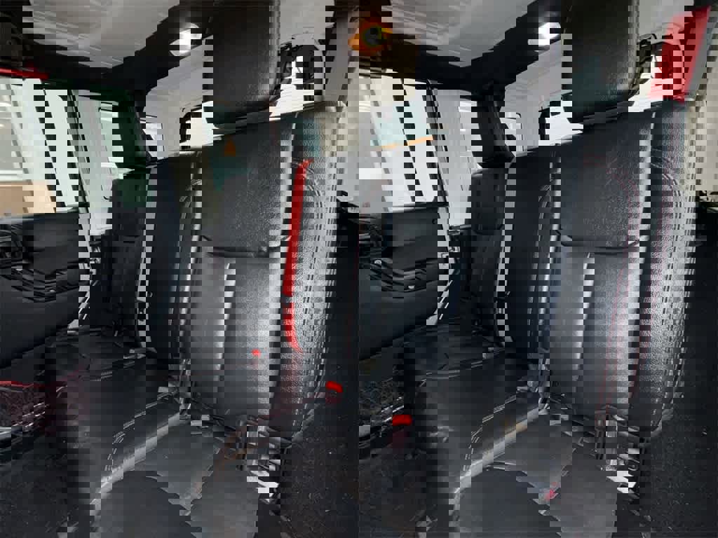 Used 2017 Jeep Wrangler Unlimited Rubicon image 13