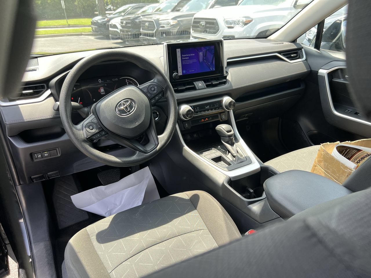 Used 2025 Toyota RAV4 XLE FWD image 30