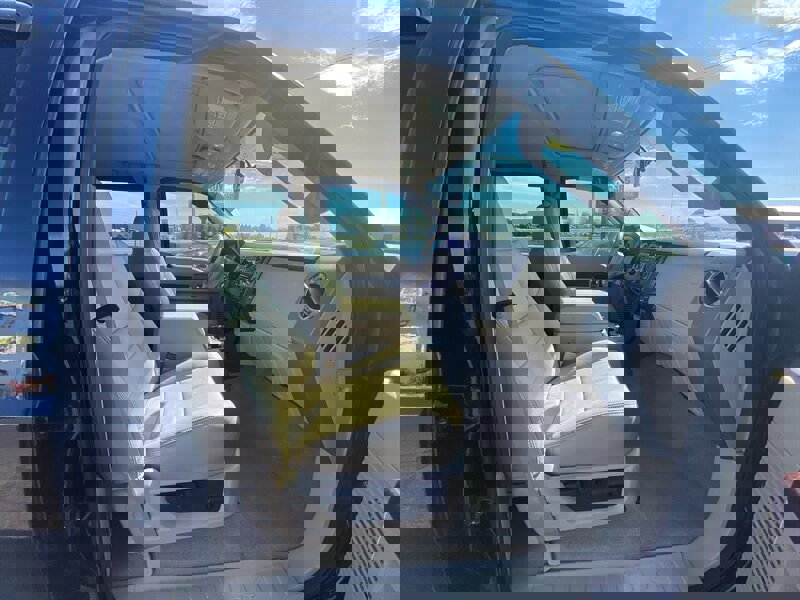 Used 2010 Ford F250 Lariat image 12