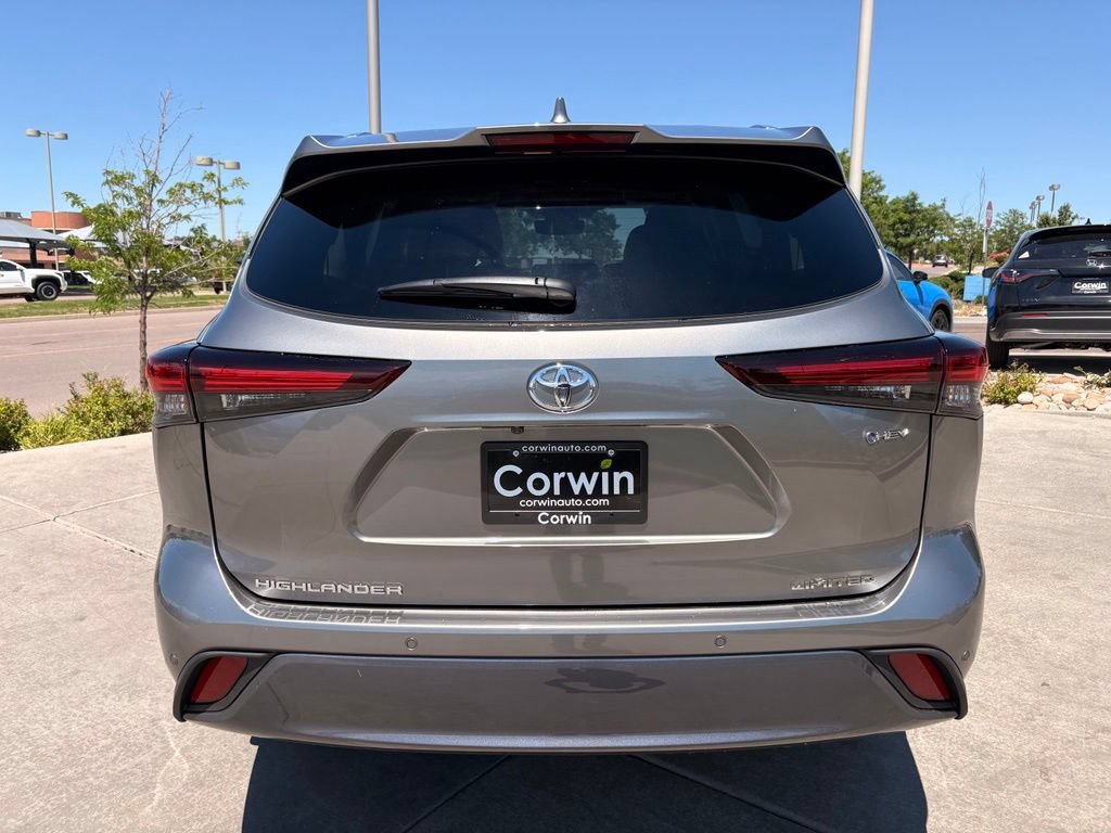 Used 2026 Toyota Highlander Limited AWD/4WD image 6