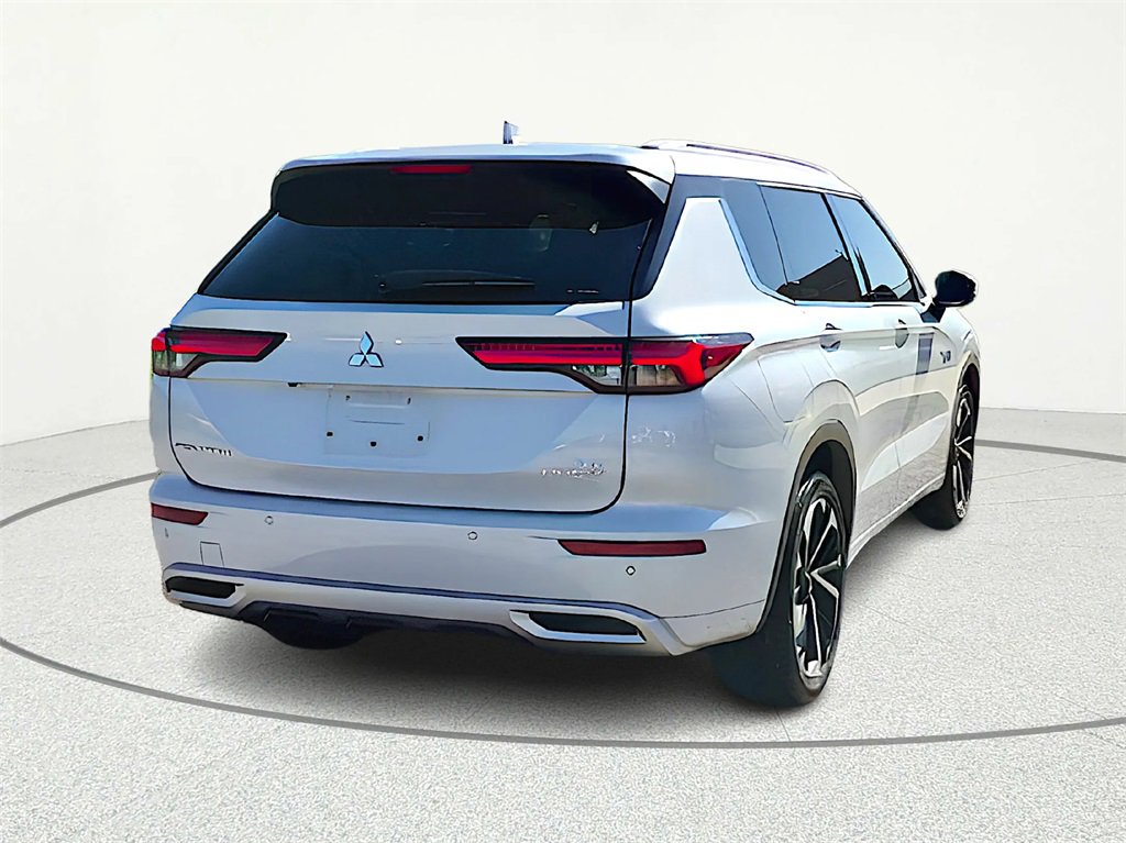Used 2024 Mitsubishi Outlander 4WD Plug-In Hybrid image 6