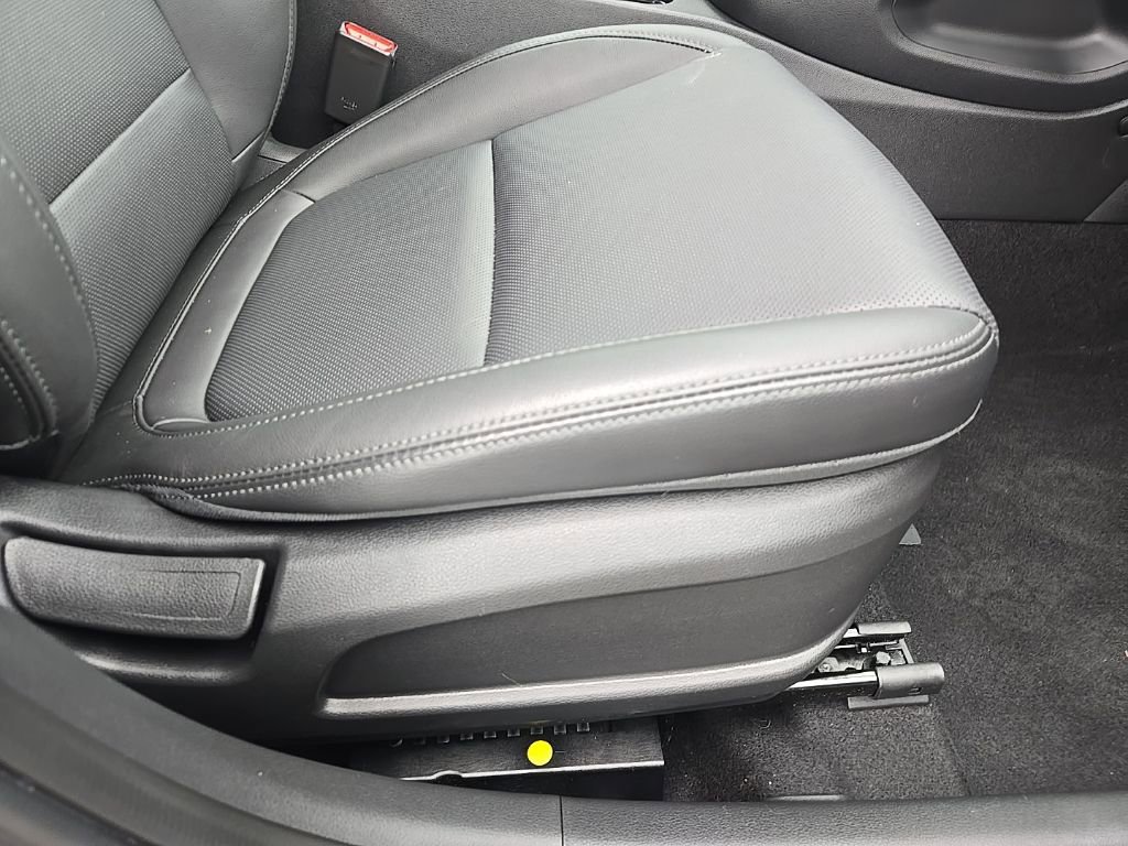 Used 2023 Hyundai Kona Limited w/ Cargo Package AWD/4WD image 30