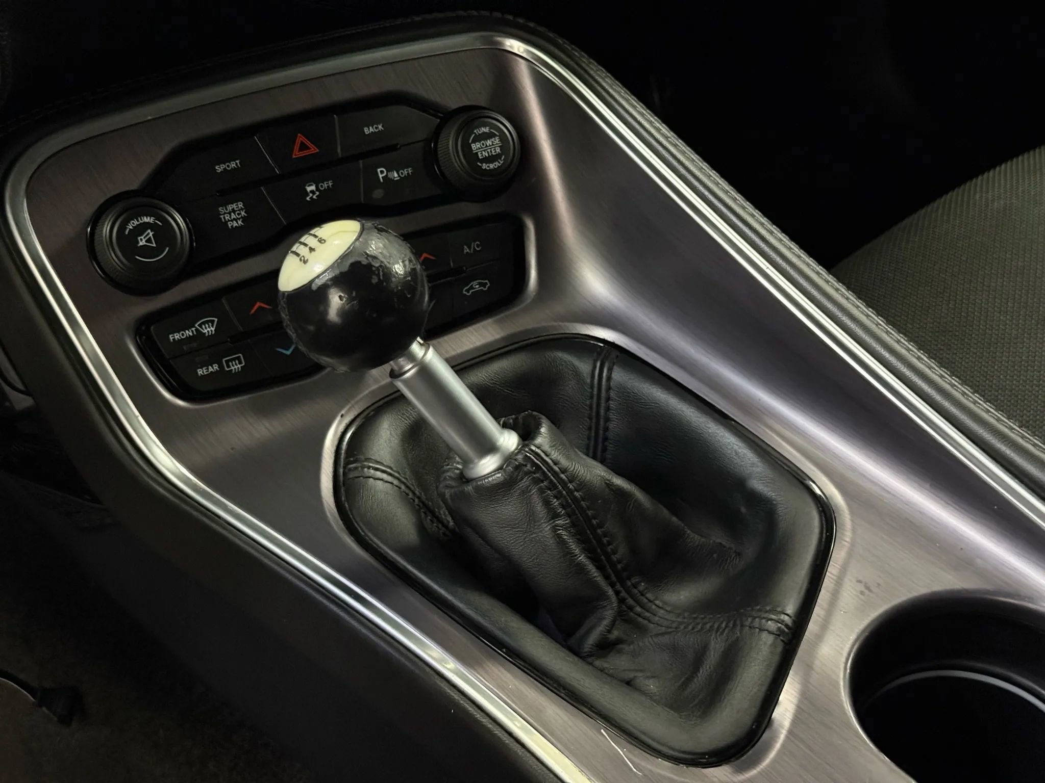 Used 2015 Dodge Challenger R/T Scat Pack w/ Driver Convenience Group image 21