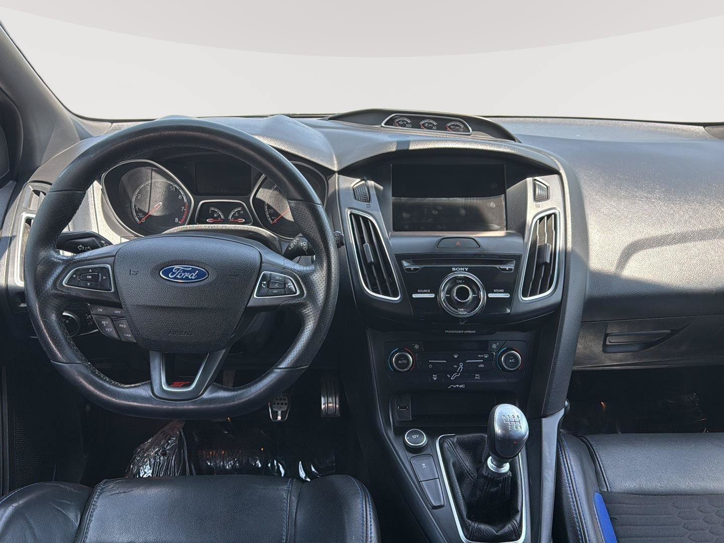 Used 2015 Ford Focus ST w/ Equipment Group 401A FWD image 14