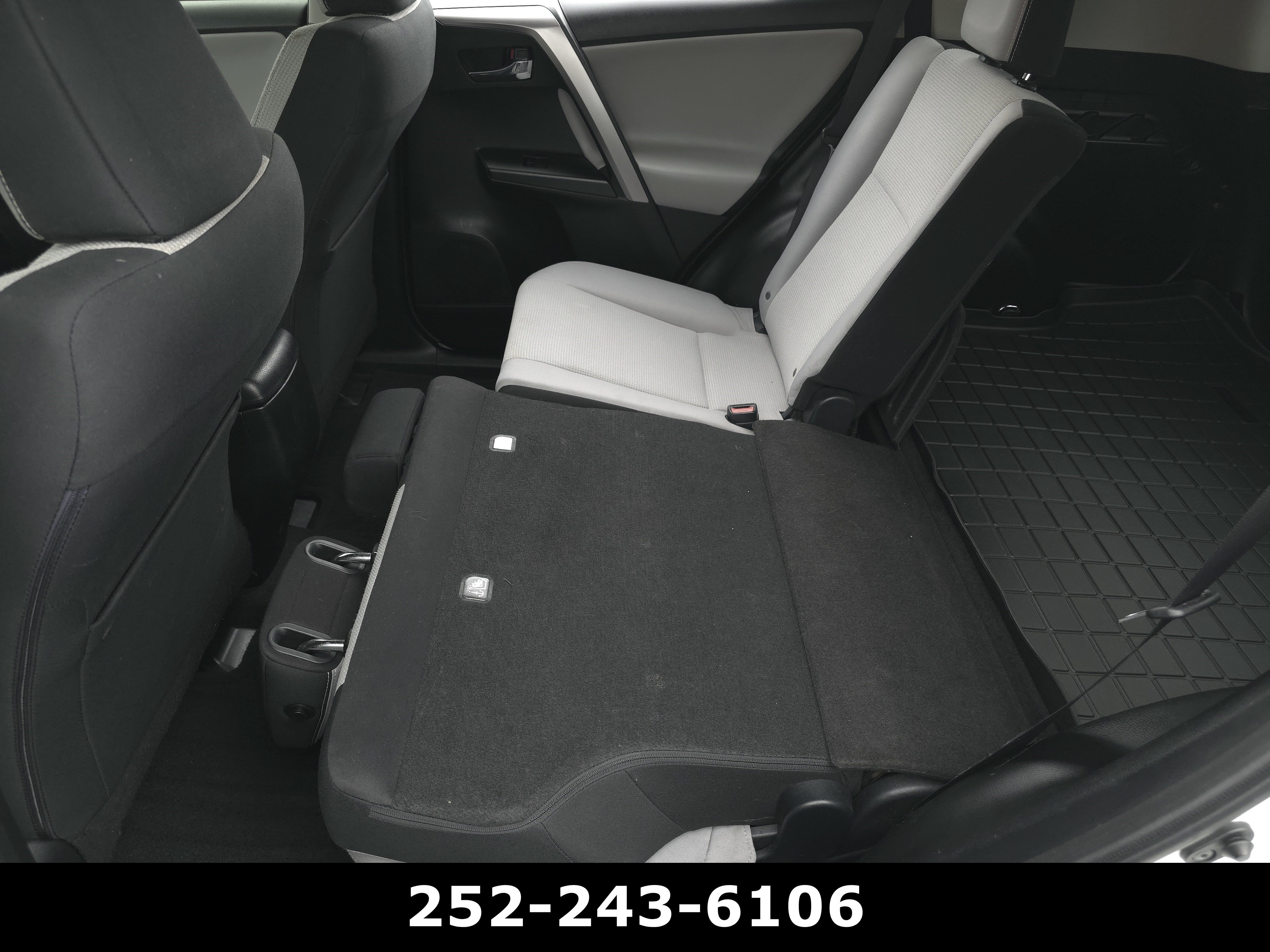 Used 2016 Toyota RAV4 XLE FWD image 32