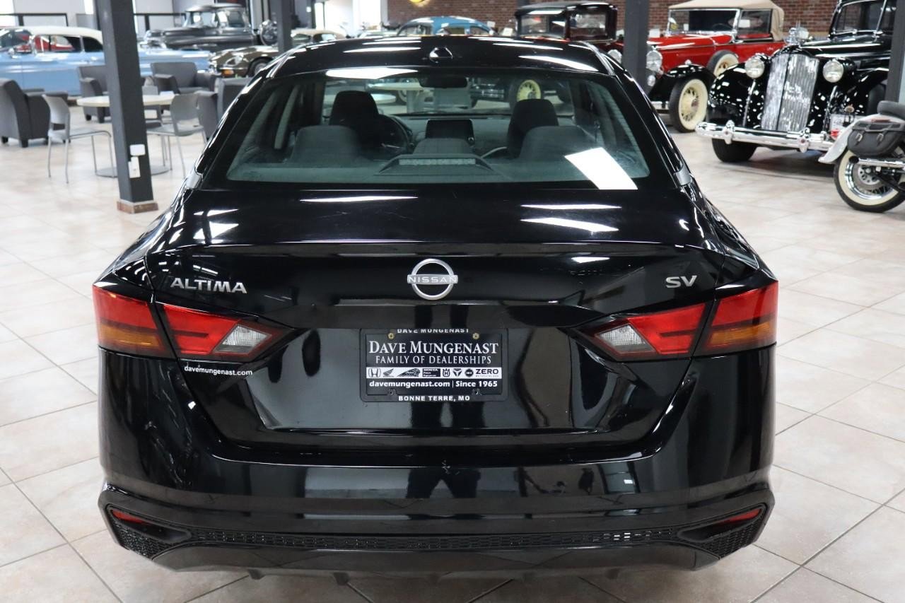 Used 2023 Nissan Altima 2.5 SV image 4