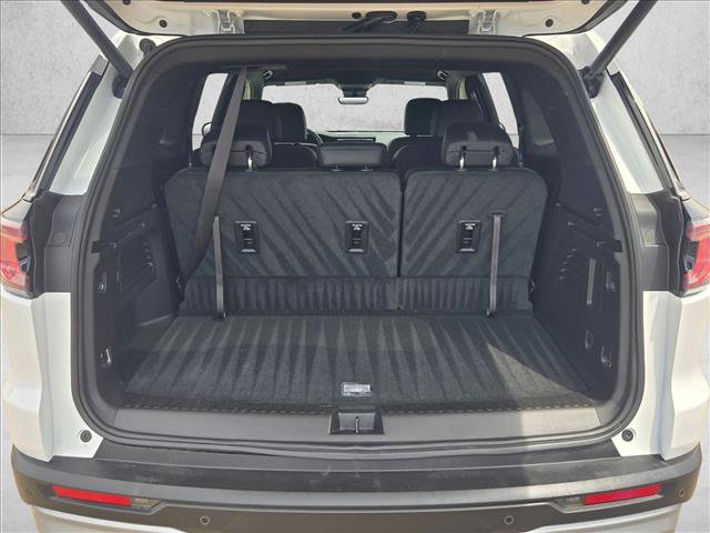 Used 2026 GMC Acadia Elevation w/ Elevation Premium Package FWD image 6