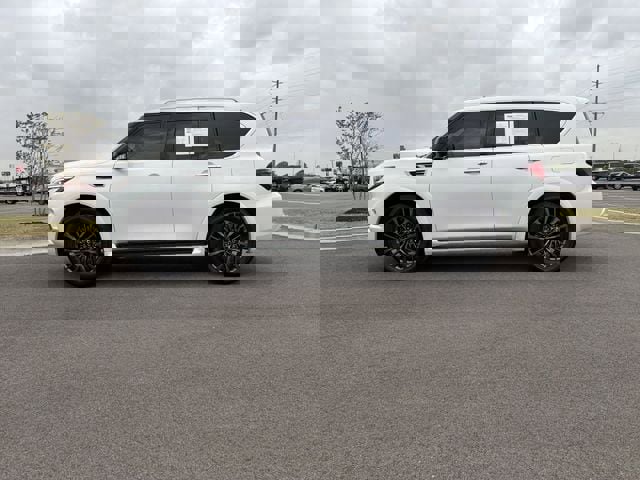 Used 2023 INFINITI QX80 Premium Select w/ Cargo Package image 2