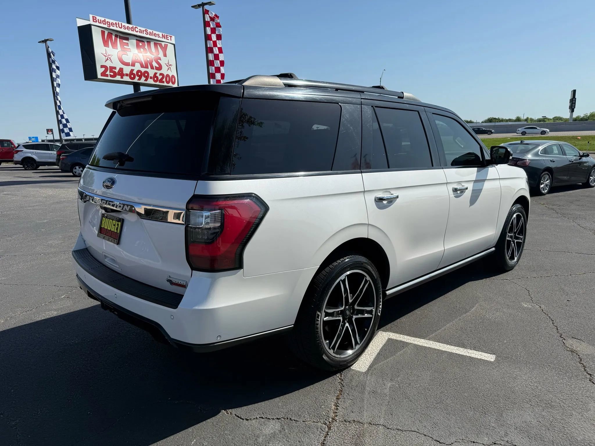 Used 2019 Ford Expedition Limited w/ Texas Edition Package image 5