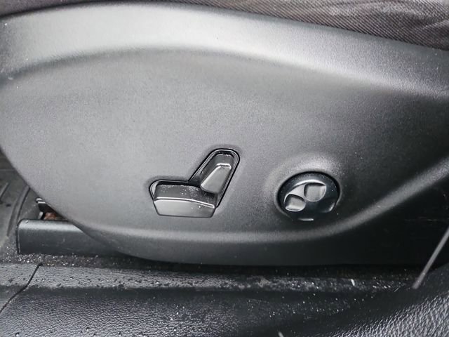 Used 2021 Jeep Cherokee Latitude Lux w/ Comfort/Convenience Group image 24