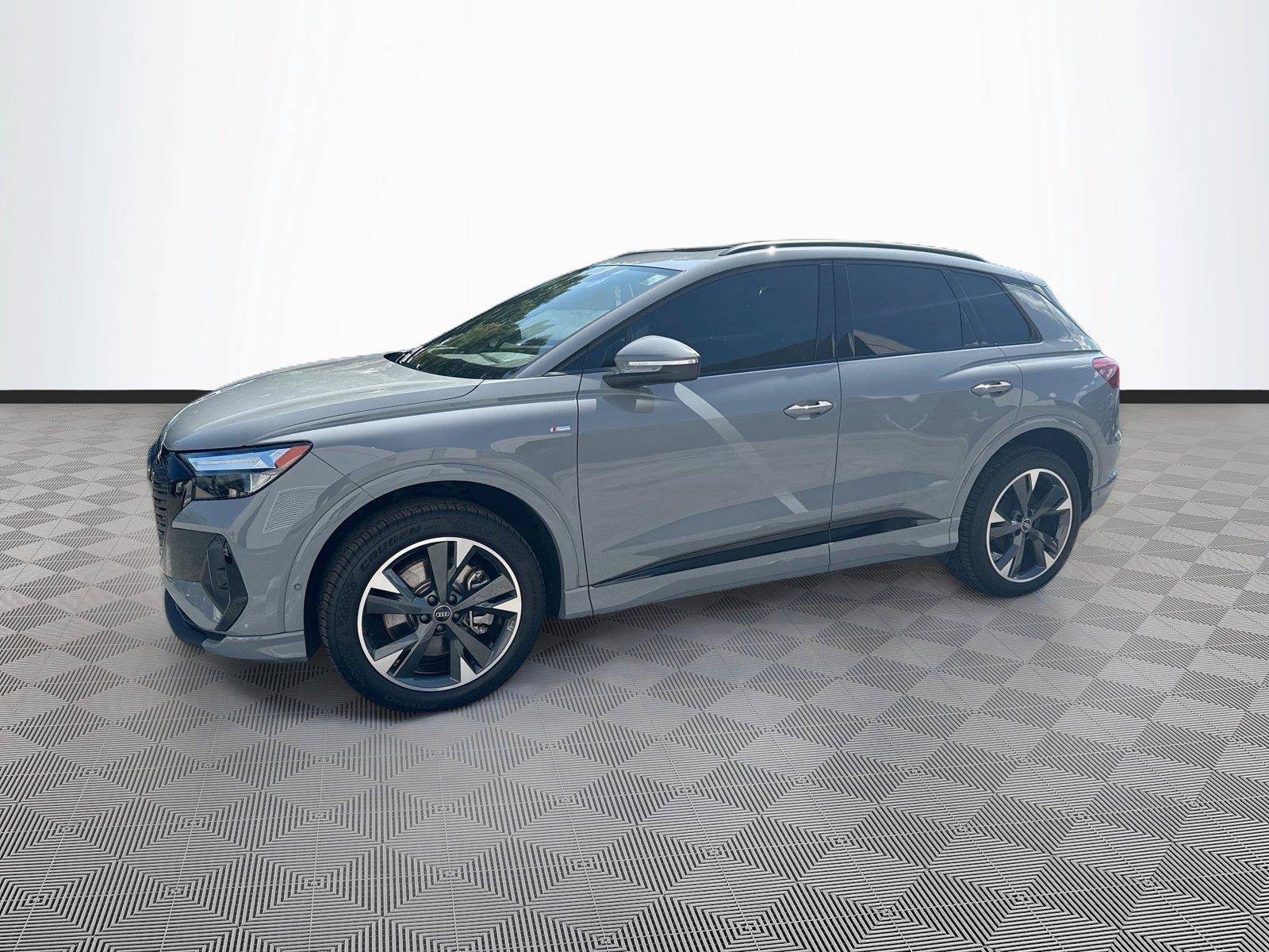 Used 2023 Audi Q4 e-tron Premium Plus w/ Premium Plus AWD/4WD image 3