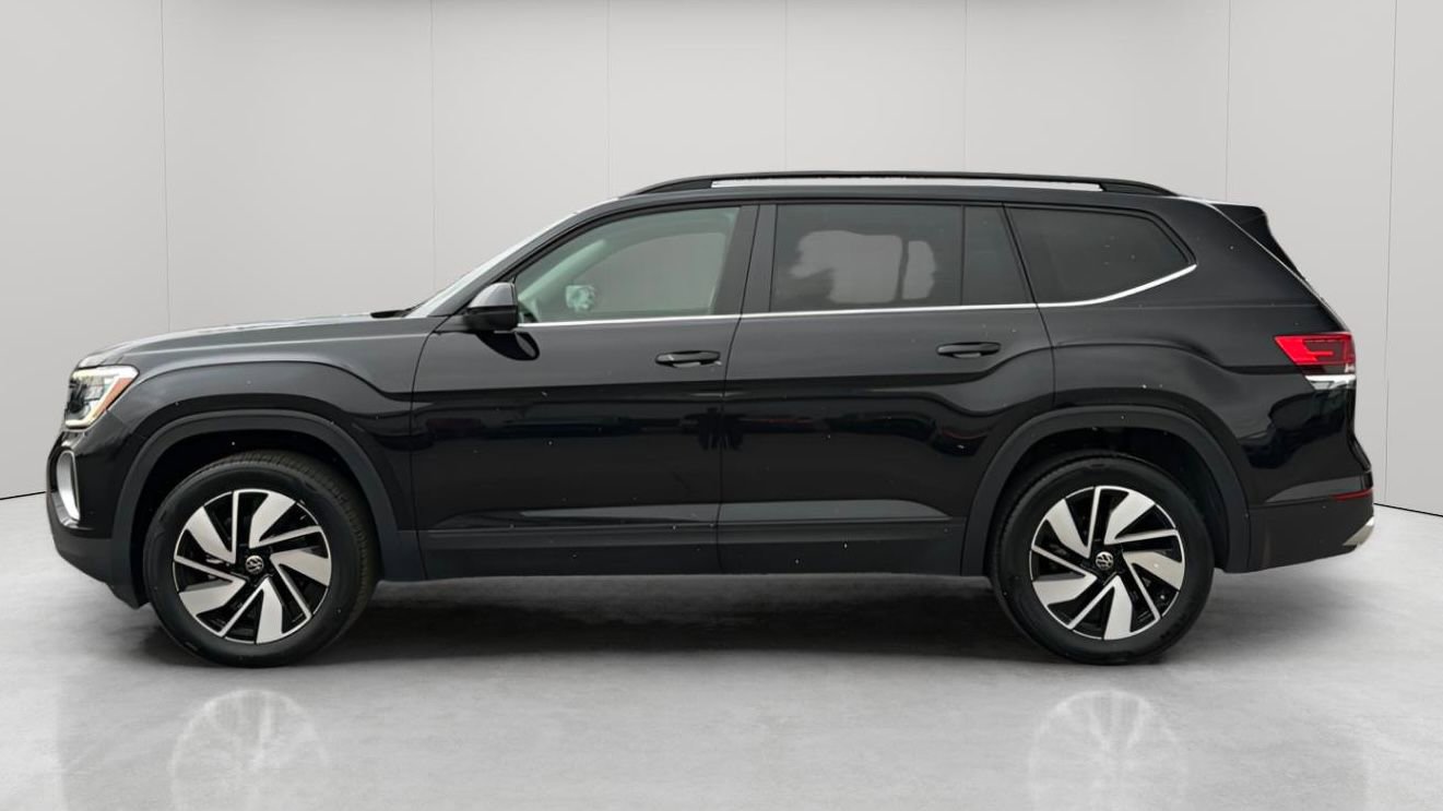 Used 2025 Volkswagen Atlas SE image 9