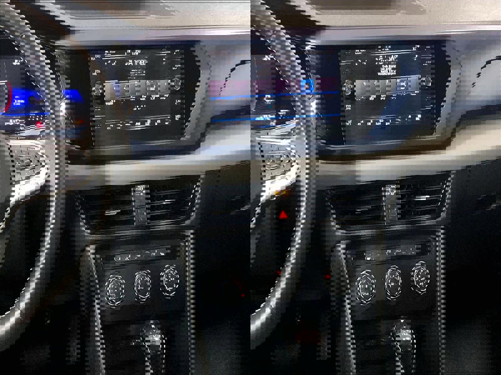 Certified 2022 Volkswagen Taos SE image 18