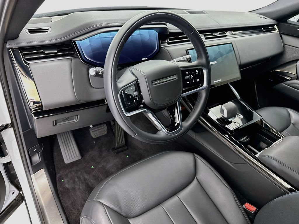 Used 2024 Land Rover Range Rover Sport SE AWD/4WD image 9