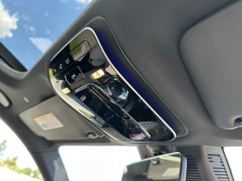Used 2024 Mercedes-Benz GLC 300 4MATIC image 28