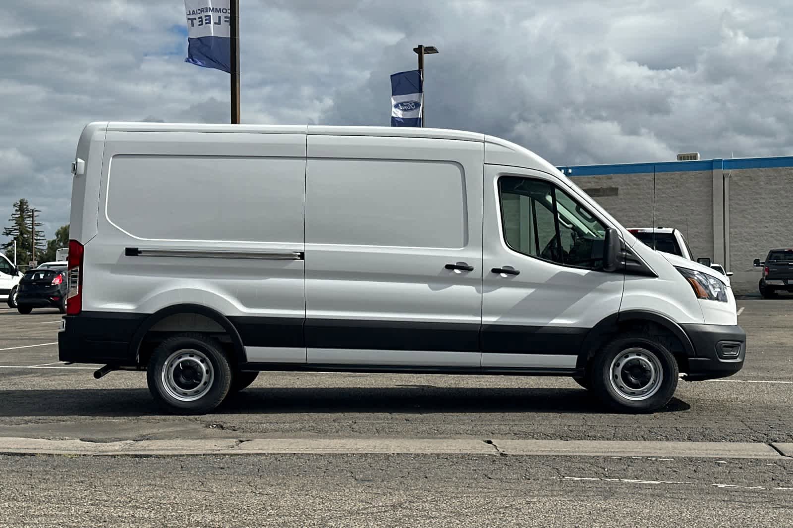 New 2026 Ford Transit 250 148 Medium Roof w/ Load Area Protection Package image 7