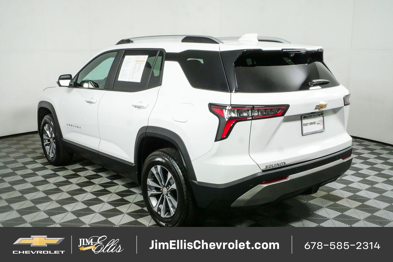 Used 2025 Chevrolet Equinox LT w/ Convenience Package II FWD image 29