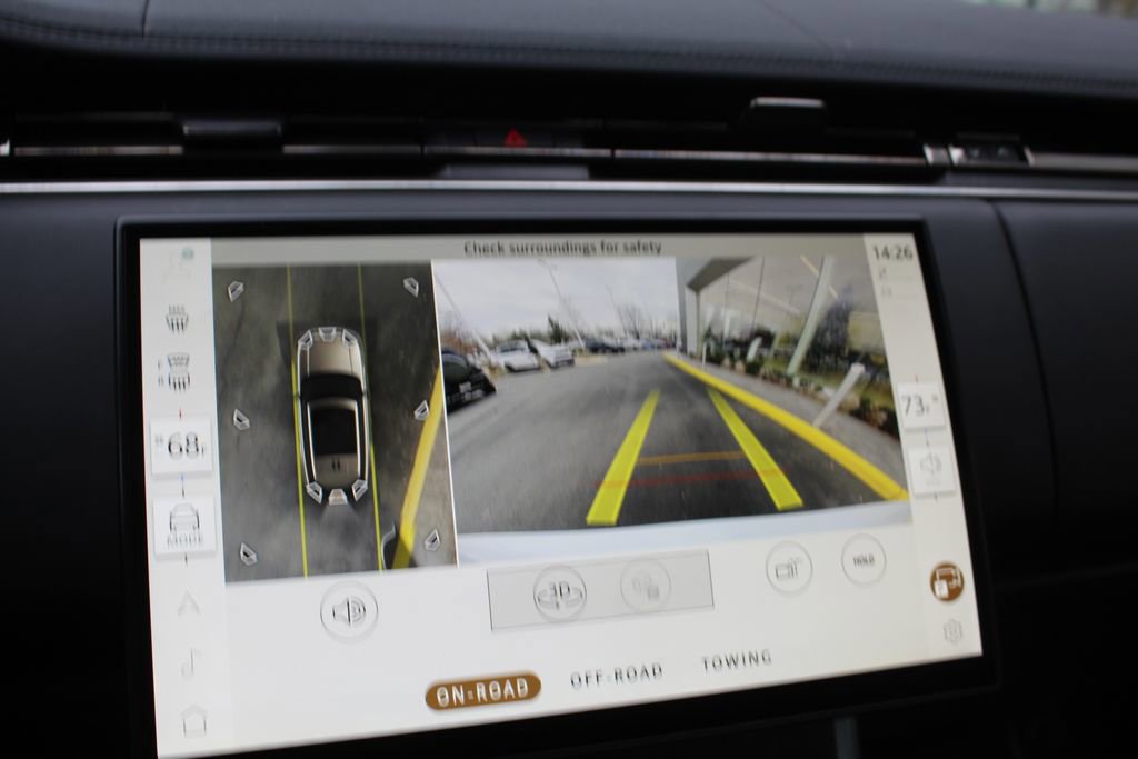 Used 2025 Land Rover Range Rover SE image 19