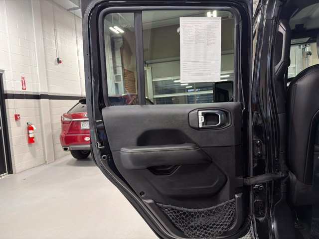 Used 2022 Jeep Wrangler Unlimited Sahara w/ Cold Weather Group AWD/4WD image 24